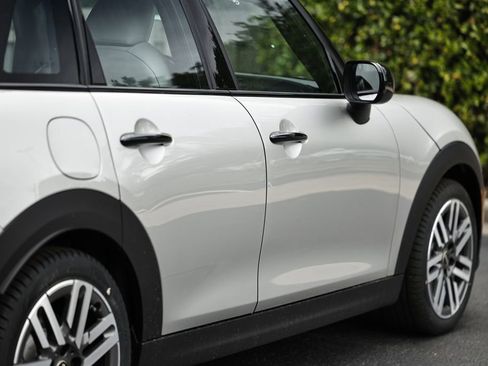New 2026 MINI Cooper 4-Door Hardtop FWD image 8
