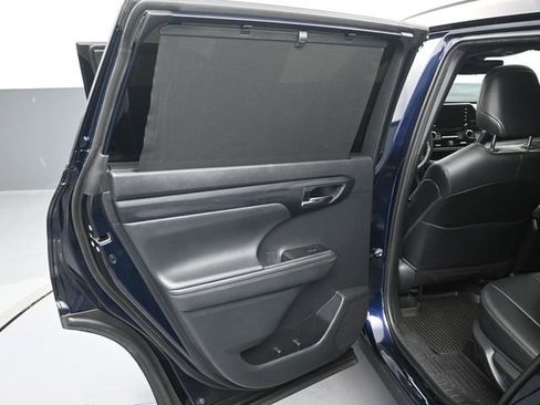 Used 2021 Toyota Highlander XSE FWD image 29