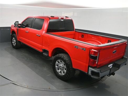 Used 2024 Ford F250 Lariat w/ Chrome Package image 32