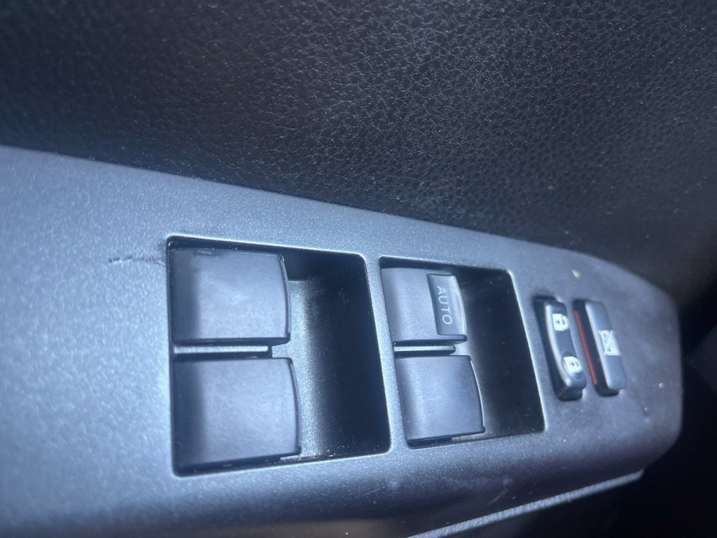 Used 2016 Toyota RAV4 LE FWD image 22