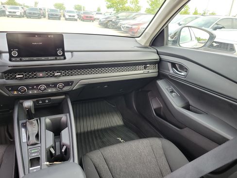 Used 2025 Honda Accord SE image 21