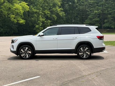 Used 2024 Volkswagen Atlas SE AWD/4WD image 23