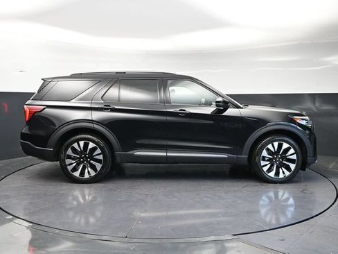 Used 2025 Ford Explorer Platinum w/ LUX Leather Package AWD/4WD image 4