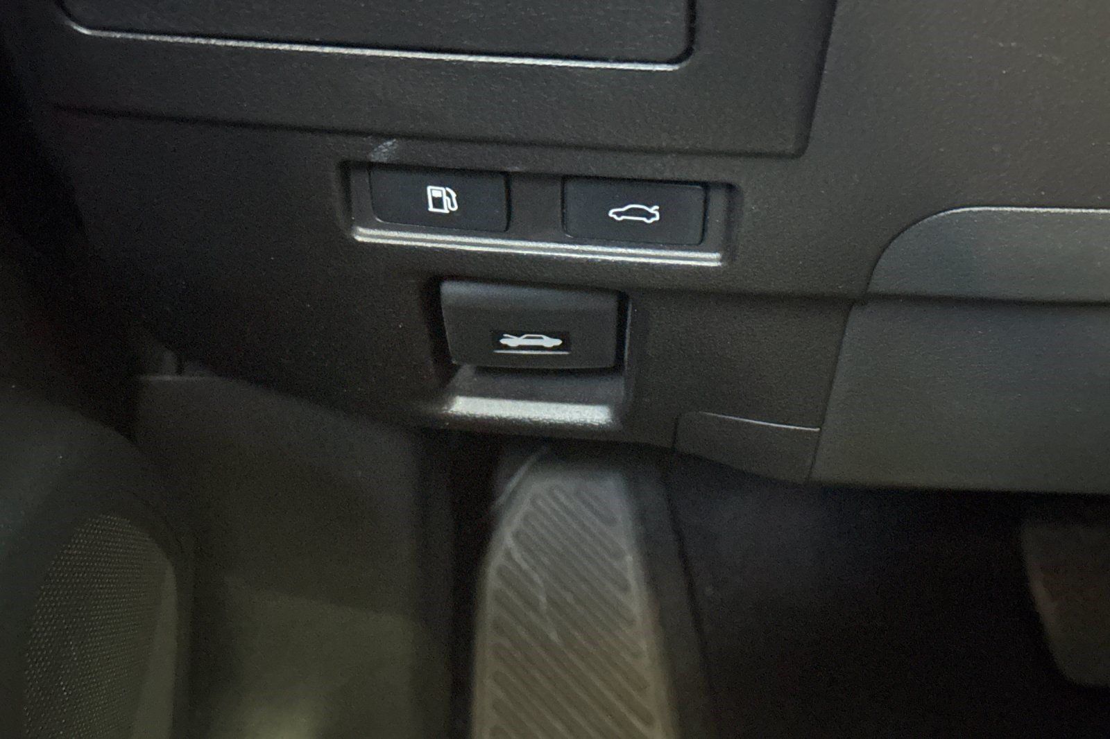Certified 2023 Lexus ES 300h w/ Premium Package FWD image 35