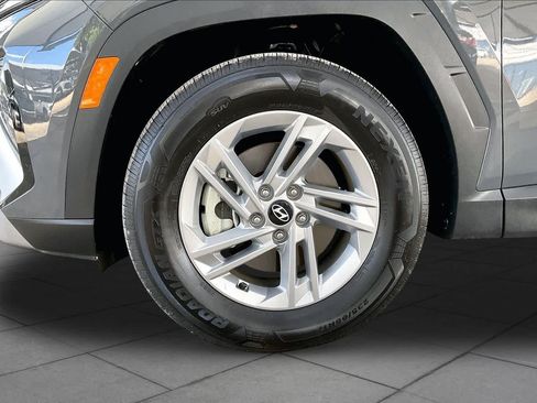 Used 2025 Hyundai Tucson SE FWD image 11