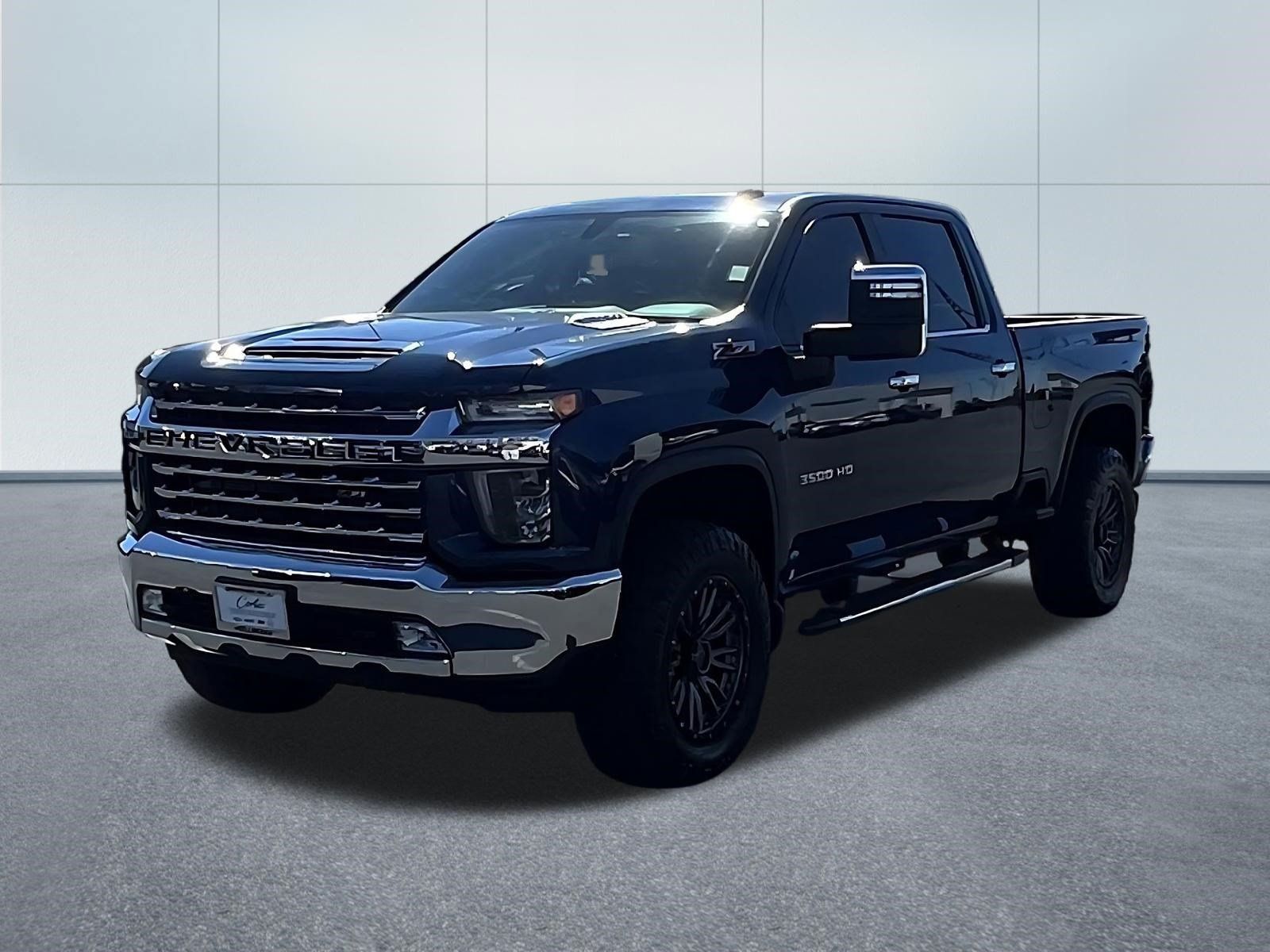 Used 2022 Chevrolet Silverado 3500 LTZ w/ LTZ Convenience Package AWD/4WD image 3