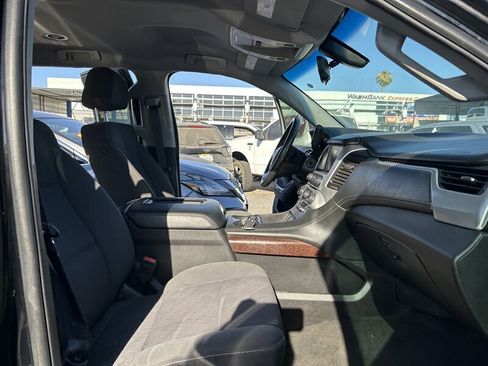 Used 2017 GMC Yukon SLE image 39