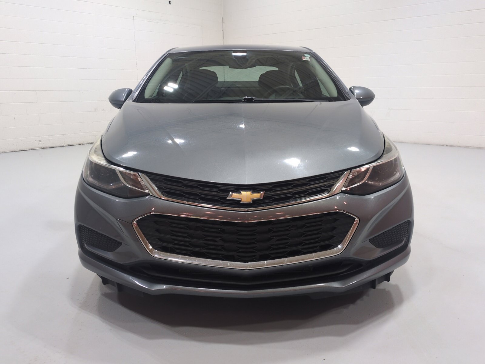 Used 2018 Chevrolet Cruze LT w/ Convenience Package FWD image 8