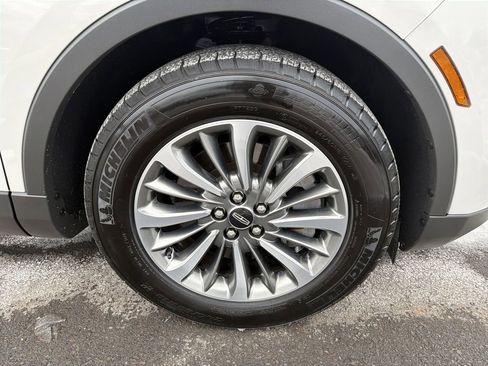 Certified 2022 Lincoln Nautilus Reserve w/ Luxury Package image 33