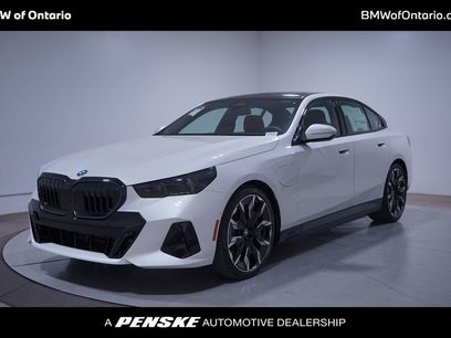 New 2026 BMW 550e xDrive w/ Premium Package