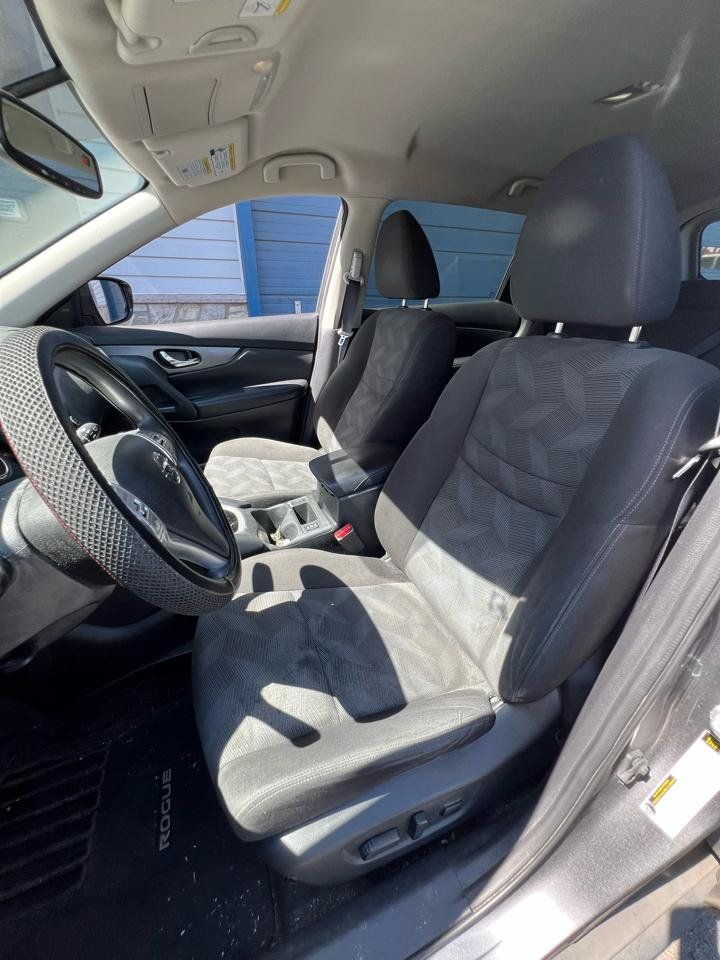 Used 2016 Nissan Rogue SV w/ SV Premium Package AWD/4WD image 11