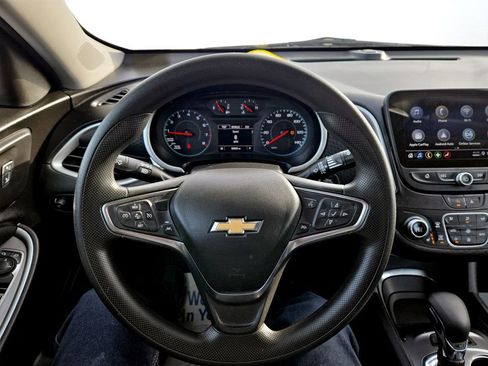 Used 2024 Chevrolet Malibu LT image 14