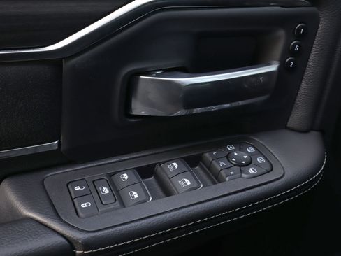 Used 2026 RAM 2500 Laramie w/ Night Edition image 21