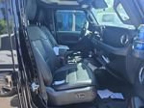 Used 2024 Jeep Wrangler Unlimited Sahara AWD/4WD image 32