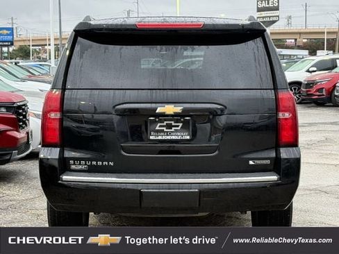 Used 2018 Chevrolet Suburban Premier RWD image 7