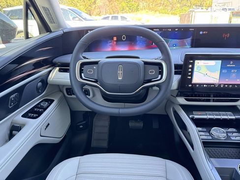 New 2026 Lincoln Nautilus Reserve image 16