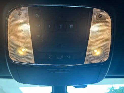 Used 2017 Jeep Grand Cherokee Altitude RWD image 50
