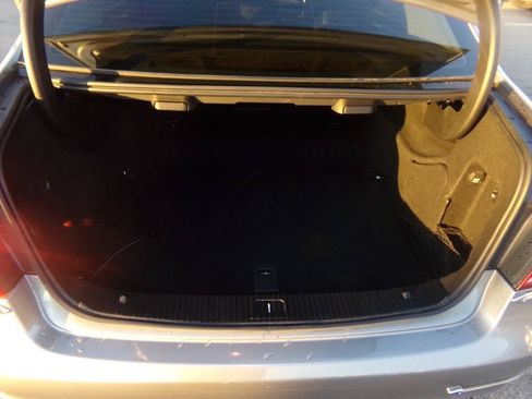 Used 2014 Mercedes-Benz E 350 4MATIC Sedan image 13