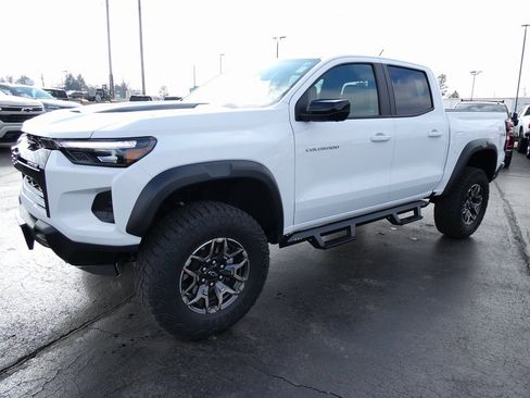 Used 2024 Chevrolet Colorado ZR2 w/ ZR2 Convenience Package III image 9