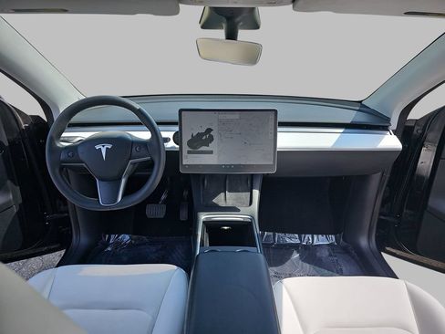 Used 2021 Tesla Model Y Long Range AWD/4WD image 11