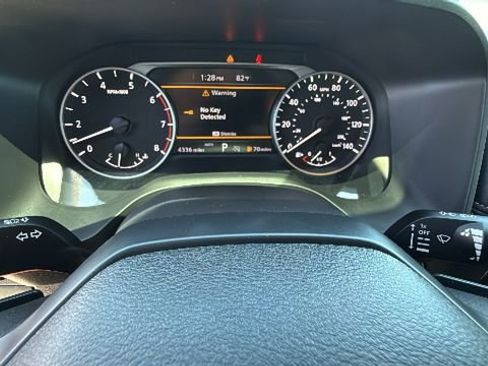 Used 2025 Nissan Rogue S AWD/4WD image 19