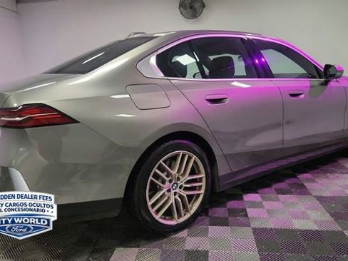 Used 2024 BMW 530i RWD image 7