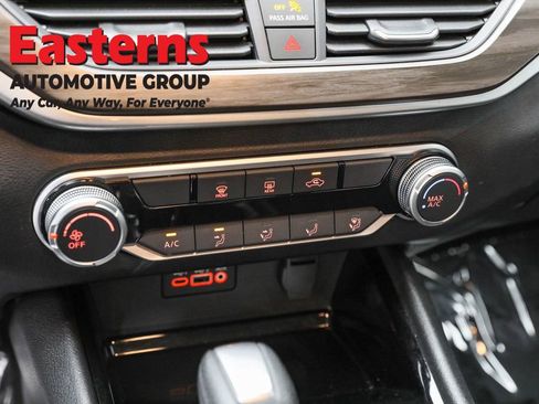 Used 2024 Nissan Altima 2.5 SV image 20