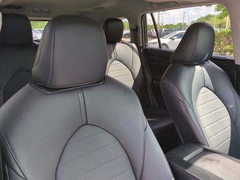 Certified 2023 Toyota Highlander XLE AWD/4WD image 7