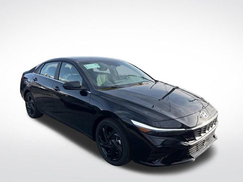 New 2026 Hyundai Elantra SEL Sport Premium FWD image 3