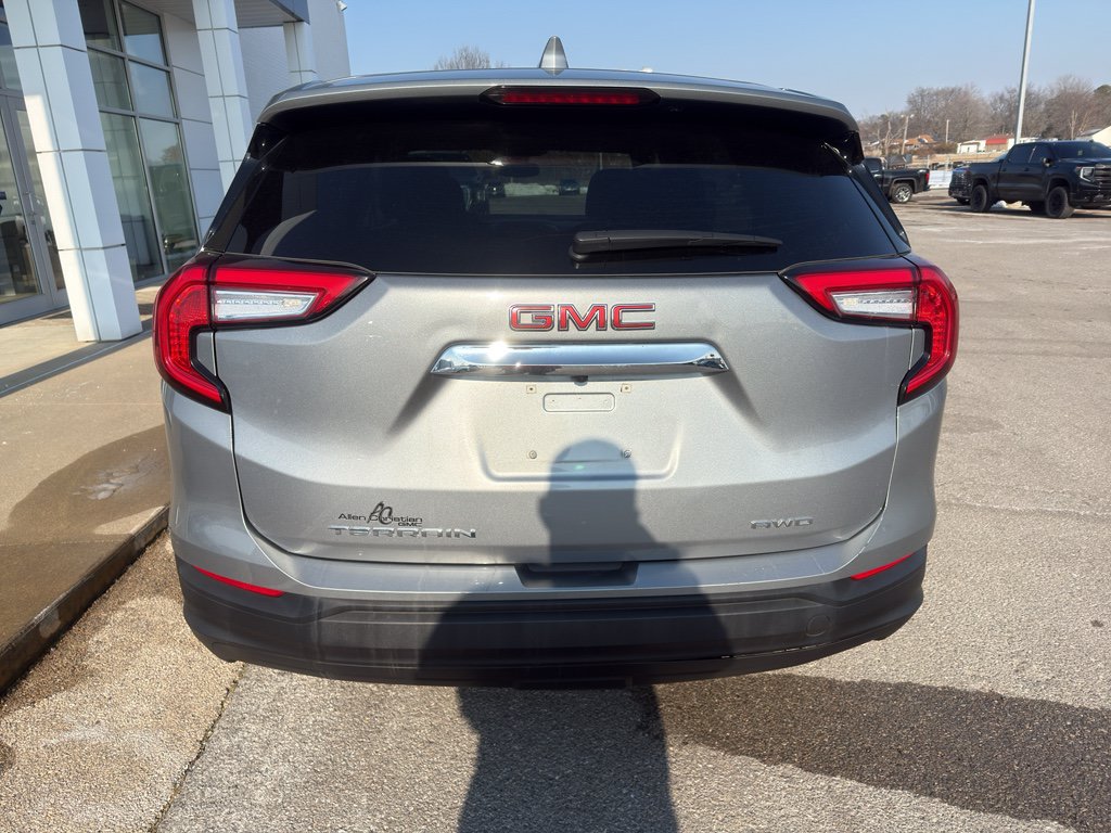 Used 2024 GMC Terrain SLE AWD/4WD image 5
