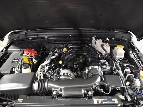 Used 2023 Jeep Gladiator Overland image 35