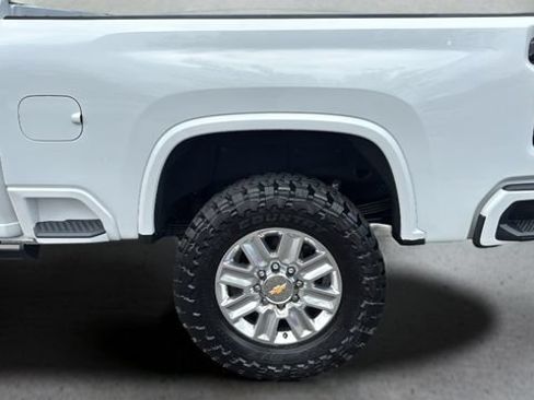 Used 2025 Chevrolet Silverado 2500 High Country w/ Technology Package AWD/4WD image 40