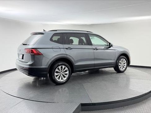 Used 2020 Volkswagen Tiguan S image 7