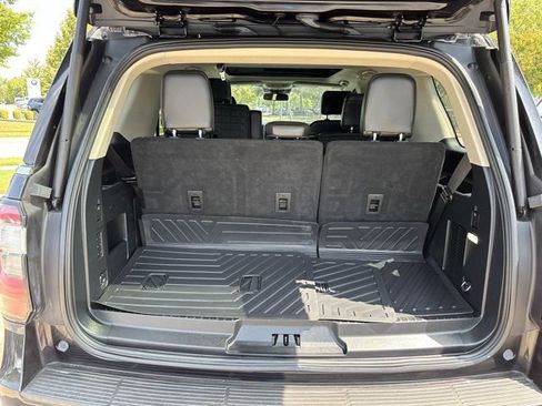 Used 2021 Ford Expedition Platinum AWD/4WD image 7