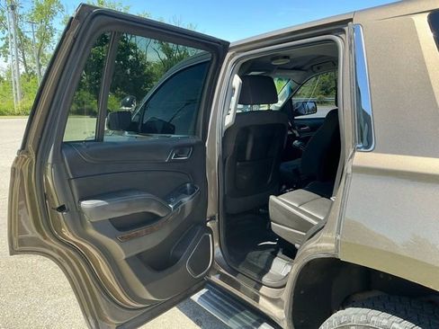 Used 2015 Chevrolet Tahoe 4WD w/ Remote Keyless Entry Package image 16