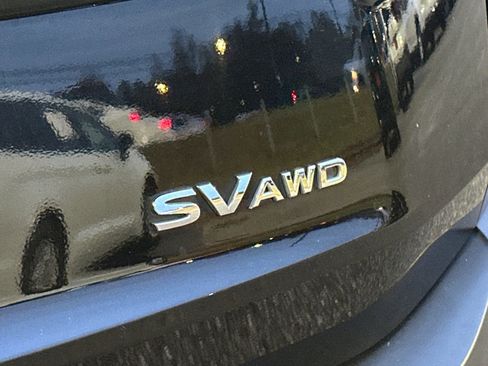 Used 2023 Nissan Rogue SV image 32