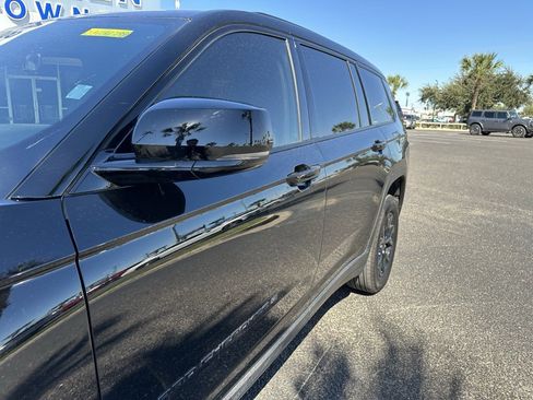 Used 2025 Jeep Grand Cherokee L Altitude image 12