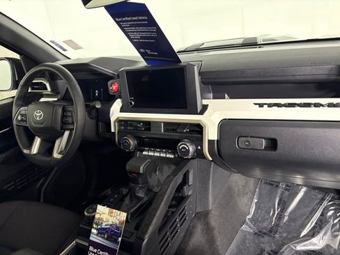 Used 2024 Toyota Tacoma TRD Sport AWD/4WD image 34