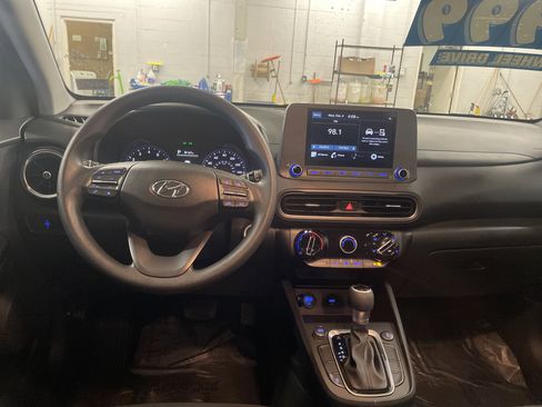 Used 2023 Hyundai Kona SEL image 16