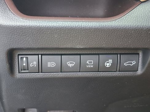 Used 2020 Toyota RAV4 Limited image 6