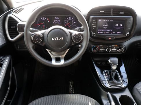Used 2022 Kia Soul LX FWD image 13
