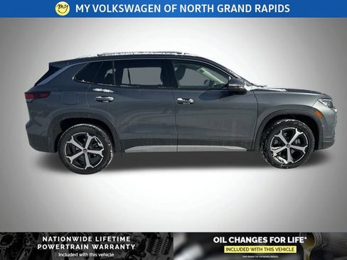 New 2026 Volkswagen Tiguan SE image 2