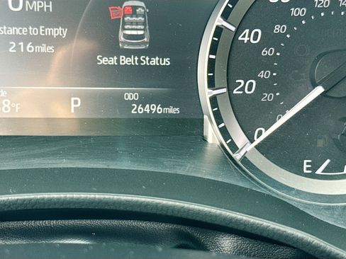 Used 2023 Toyota Highlander LE FWD image 12