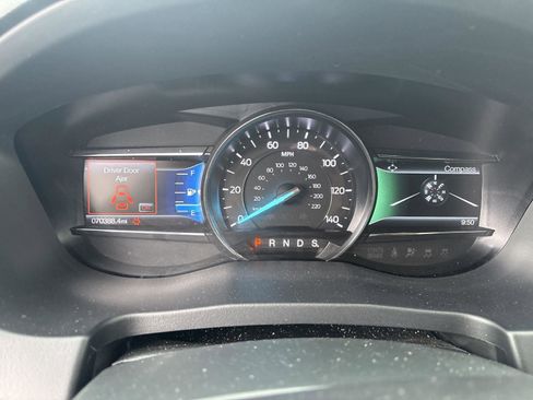 Used 2018 Ford Explorer XLT w/ Equipment Group 202A AWD/4WD image 17