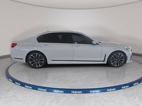 Used 2021 BMW 750i xDrive w/ Executive Package AWD/4WD image 5