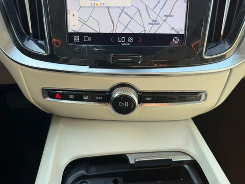 Used 2023 Volvo S60 B5 Plus FWD image 16