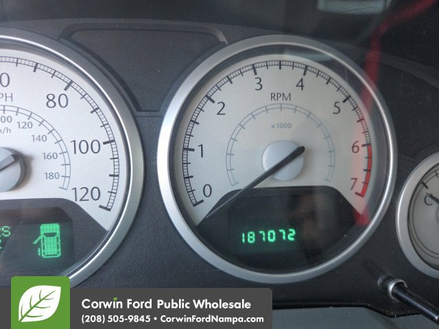 Used 2010 Chrysler Town & Country Touring w/ Entertainment Group #2 FWD image 12