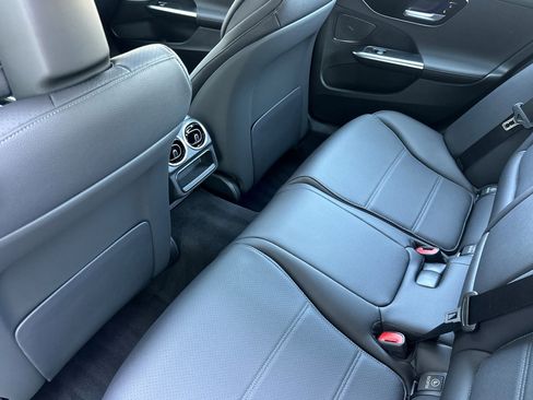 New 2025 Mercedes-Benz C 300 Sedan image 12