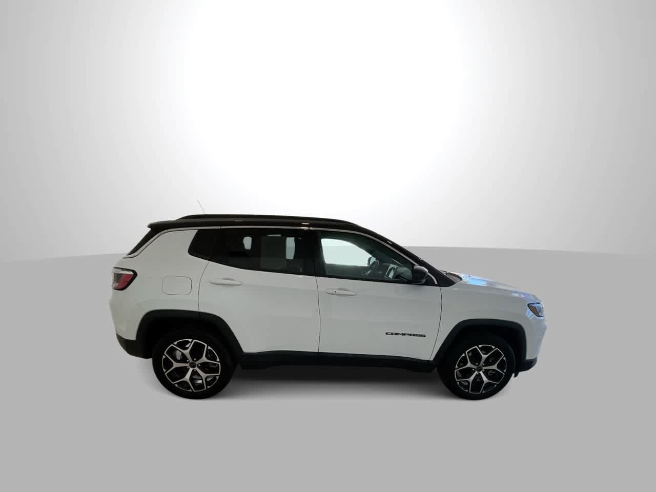 Used 2025 Jeep Compass Limited AWD/4WD image 9