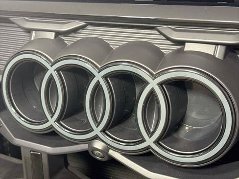 Certified 2025 Audi SQ7 Prestige AWD/4WD image 32